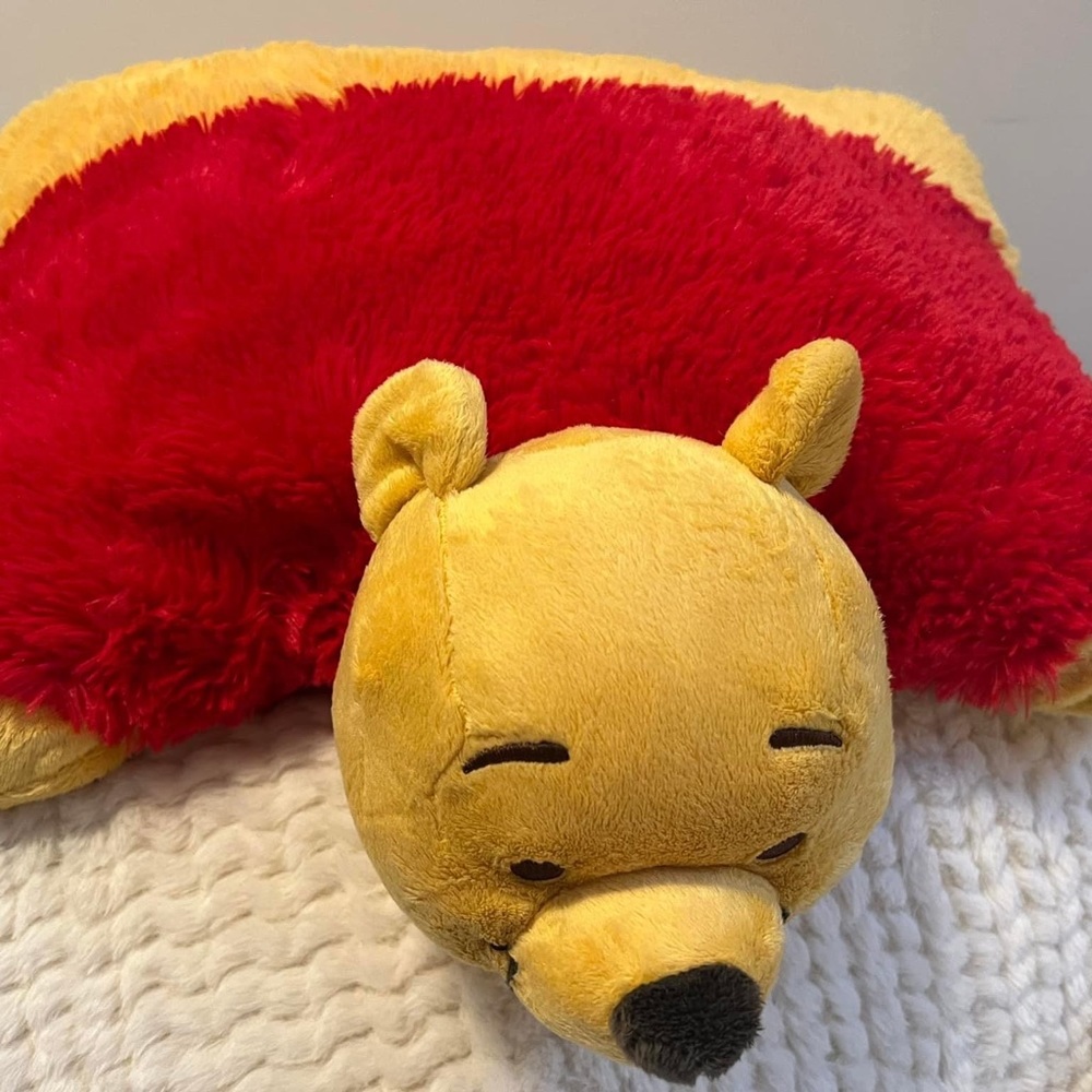 Pillow Pets Winnie the Pooh. Brand new!